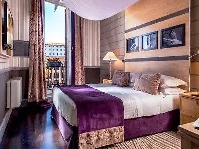At The Spanish Steps View Otel